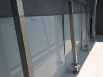 Balustrada pentru balcon cu sticla