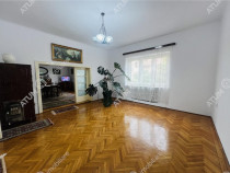 Apartament cu 4 camere si spatiu comercial zona Bd. Victorie