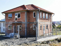 Casa individuala cu 7 camere 730 mp teren in zona Lac/Cisnad