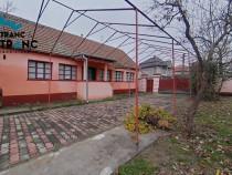 PREȚ REDUS Casa cu 4 camere într-o zonă bună,în Covăsânț(ID:29123)