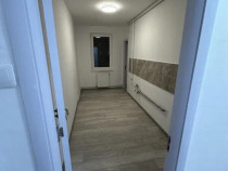 Apartament 2 camere decomandat nemobilat zona Tractorul