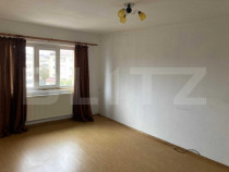 Apartament de 2 camere decomandat, 49 mp, zona liceului Ecat