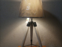 Lampă de masă, produs nou în ambalajul original.
