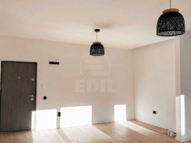 Apartament de 2 camere, finisat, zona centrala