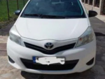 Vând Toyota Yaris 2012