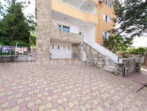 Casa 8 camere, 450 mp, Pitesti