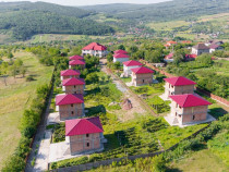 Casă/Vilă la Cheie, 5 Camere 600mp teren de Vânzare, T...