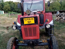 Tractor și balotiera