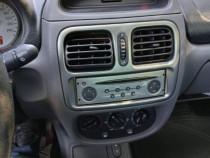 Renault Clio model 2001