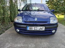 Renault Clio model 2001