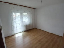 Apartament 2 camere cu balcon si pivnita, zona M Viteazul