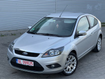 Ford Focus 1.6 benzina , 63000 km , carte service.