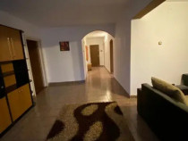 Apartament de 3 camere zona SCRIITORILOR