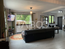 Casa 8 camere 7 bai 284 mp 225mp curte libera in Porumbacu d