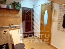 Apartament o camera, centrala proprie, lift, Calea Sagului