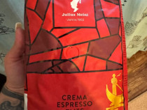 Vând cafea Julius Meinl