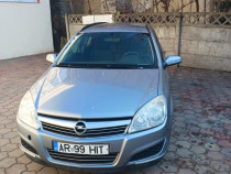 Opel Astra H masina