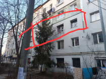 Apartament trei camere etaj doi confort trei simplu, liber, langa Cora