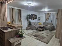 Apartament cu 3 camere, decomandat - zona Tractorul