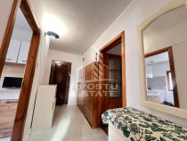 Apartament cu 3 camere, centrala proprie, zona Bucovina