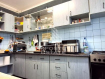 Apartament Generos cu 4 Camere, Semidecomandat