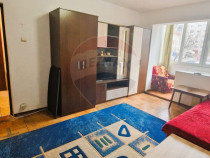 Apartament 2 camere, parter, zona Lebada