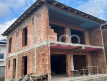 Casa individuala de vanzare 130 mpu curte libera 410mp zona