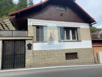 Casa singur in curte - zona Schei CP2392742