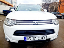 Mitsubishi Outlander Plug-in Hybrid 4x4 – 2014