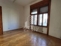 Apartament cu 4 camere, SAD, Piata Victoriei, 180 mp