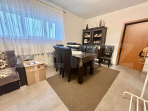 Apartament cu 3 camere, 73 mp, etaj 1, 2 parcari, zona Const