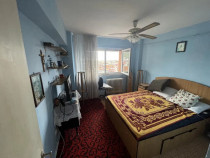 Apartament cu 3 camere, decomandat - zona Racadau..