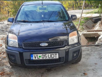 Ford Fusion masina