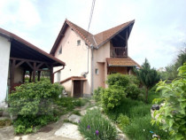 Casă spațioasă, de vanzare, cu 5 camere, 180 mp, zona ext
