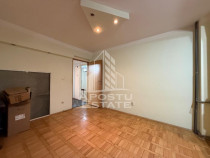 Apartament 3 camere, ultracentral, etaj intermediar – P...