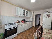 Apartament 4 camere ,etaj 2,2 balcoane 2 bai, zona Dorobanti