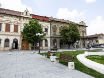 Apartament ideal pentru tineri, în Piața Catedralei, Arad.