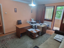 Trei camere etajul 1 , apartament Central.