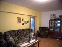 Apartament 4 camere, semidecomandat - zona Grivitei