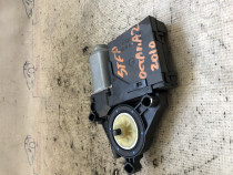 Motoras macara stanga fata Skoda Octavia 2 2010