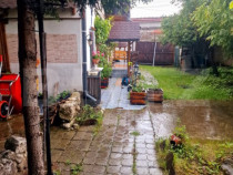 Casa cu doua corpuri, Zarnesti, pretabil pensiune sau casa d