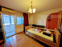 Apartament de vanzare, cu 3 camere, 65 mp, decomandat, Piaț