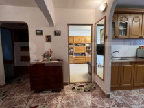 Apartament cu 3 camere, decomandat, zona Parcul Teilor