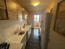 Apartament cu 3 camere, decomandat - zona Racadau