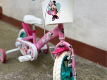 Bicicletă cu pedale pentru copii