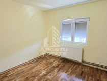 Apartament cu 3 camere, 2 bai, centrala proprie, zona Ara...