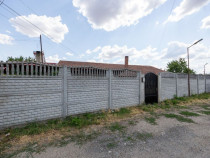 Rezervat Casă renovată cu 3 camere din cărămidă în ...