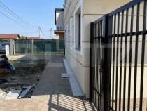 1/2 Duplex de 135 mp utili, teren 324 mp, cartier Mosnita No