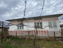 Casa și teren , pret negociabil