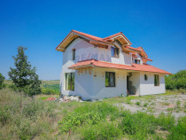 De vânzare casă cu un proiect deosebit, la roșu , Str....